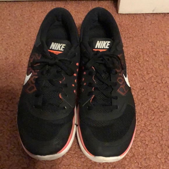 Nike Shoes - Nike Flex 2015 🥳HP🥳Run Sneakers